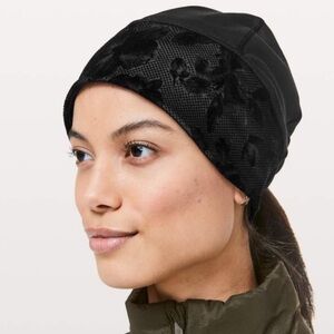 Lululemon Beanie Forget The Shivers Ponytail Black OS